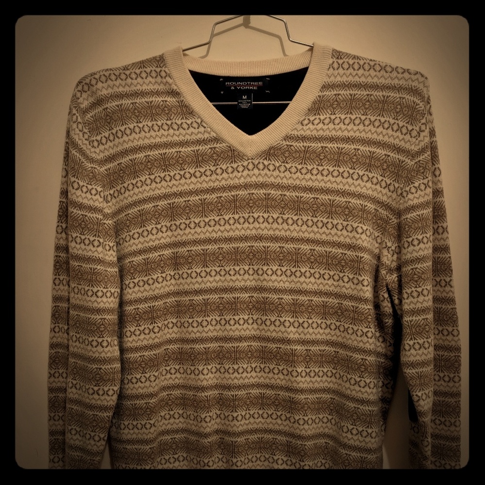 Roundtree & Yorke V-neck sweater
